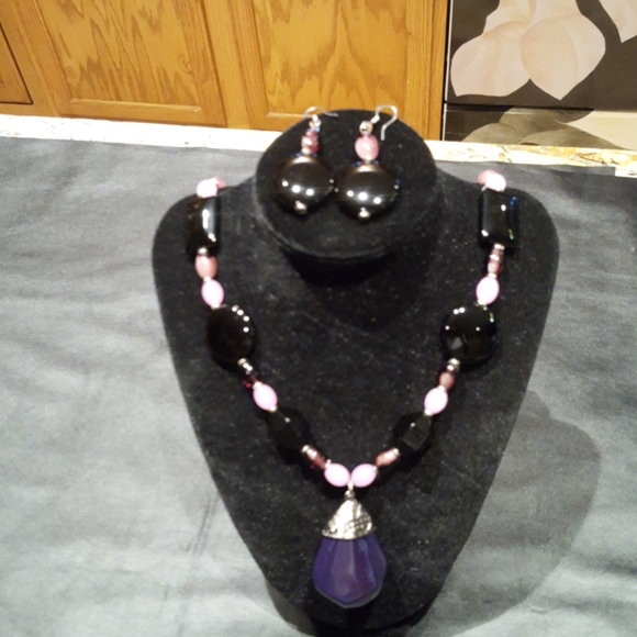 Necklace & Earring Set - Picture 2 of 10
